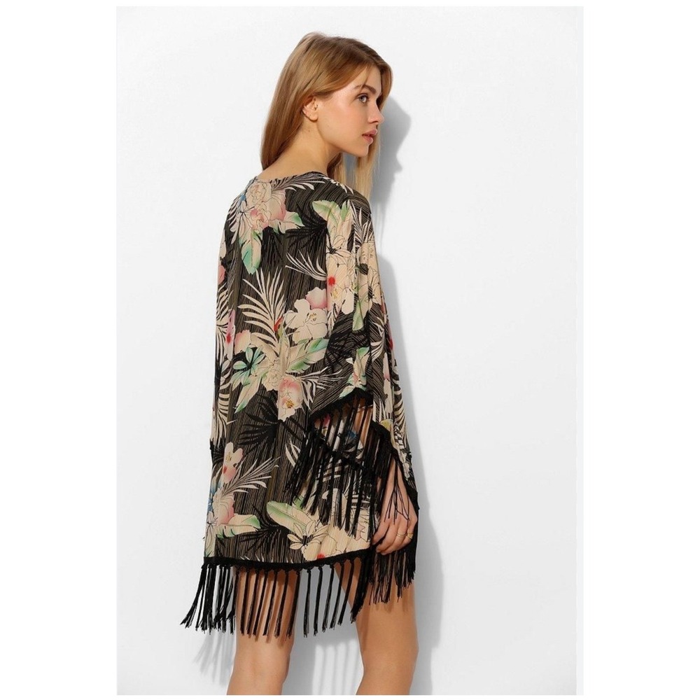 I. Madeline Kimono‎ Jacket Medium Floral Parrot Print Fringe Boho Shawl Duster